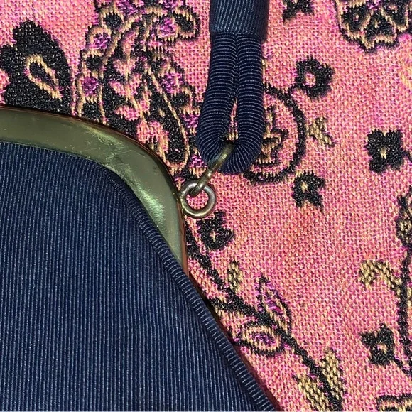 Vintage Elegant Handbag in Midnight Blue - Picture 11 of 15